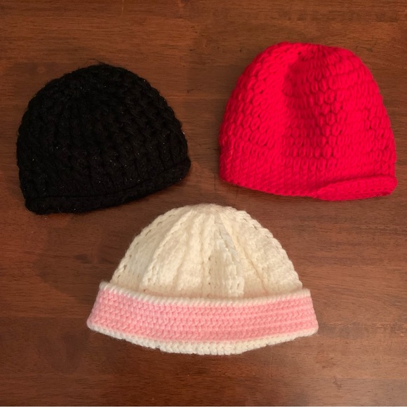 3 hand knitted baby Girl hats in Red, Black And White/pink 3-12 Months, Crochet - Picture 2 of 7